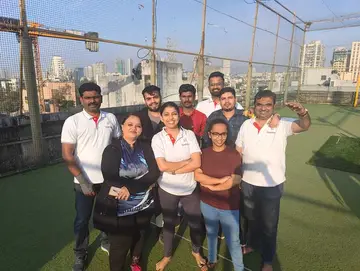 /images/life-thinkinno/thinkinno-software-company-fun-thinkinno/thinkinno-office-life-fun-activities-cricketTurf2.jpg
